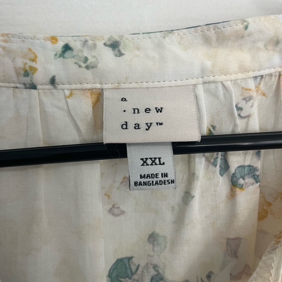 Flowy top - Picture 2 of 3